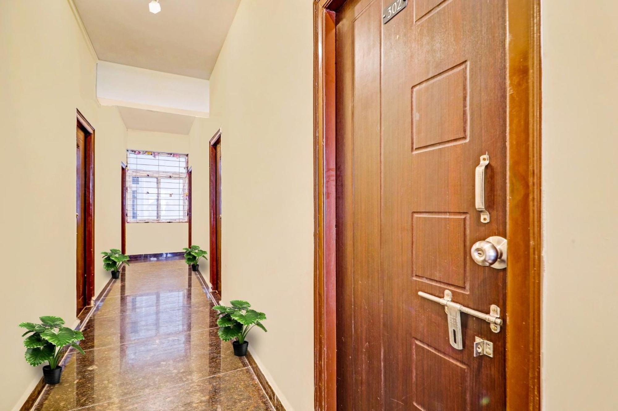 Oyo Happy Stay Hotels Hyderabad Exterior photo